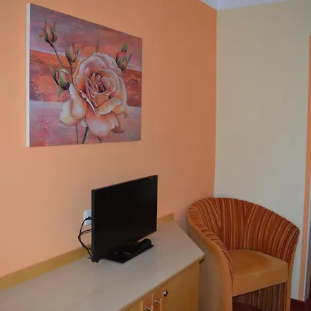 Tirolerhof فندق ليرموس