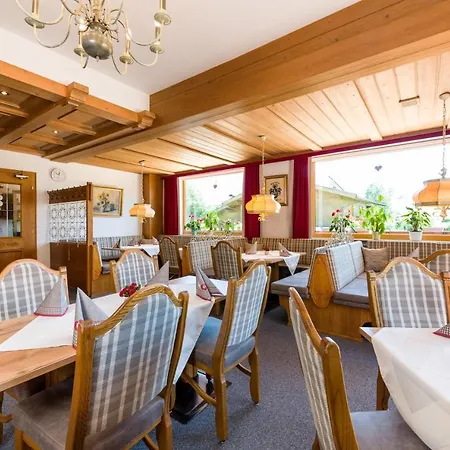 Tirolerhof Hotel 3*