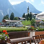 Tirolerhof Hotel Lermoos