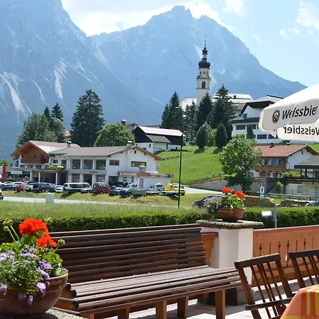 Tirolerhof Szálloda Lermoos