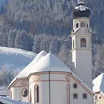 Tirolerhof Hotel 3*